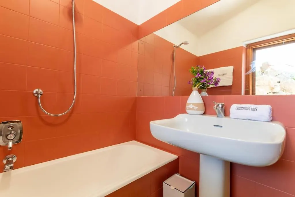 Villa Gerbera - 250M Dal Mare 阿列恩图
